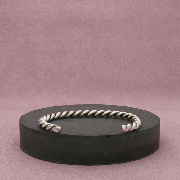 navajo sterling silver vintage twisted cuff bracelet size 6.25in - Picture 3 of 3